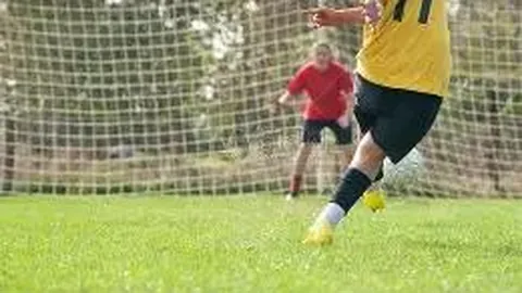 克鲁伊维特独揽三球并送助攻，樱桃队逆袭，英超毒瘤喜鹊再遭打击